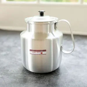 Pitcher 5V - Stylish and Lightweight Aluminium Pitcher for Serving Iced Tea