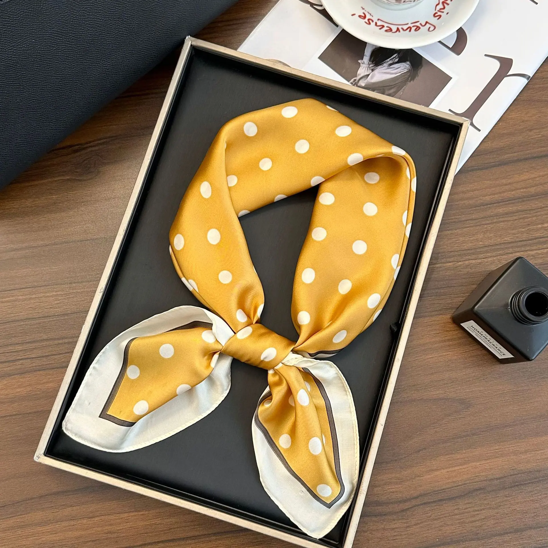 Large wave dot border yellow