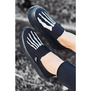 Chill Bones Slip-On Skate Shoes [Black/White]