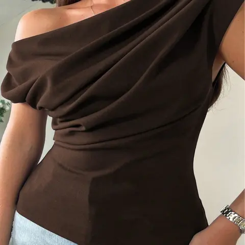 Plus-size elegant basic solid casual chic stunning off-shoulder sleeveless top for women, pure desire one-shoulder slim-fit short top, sweet and spicy off-shoulder top, Body Hugging Tops