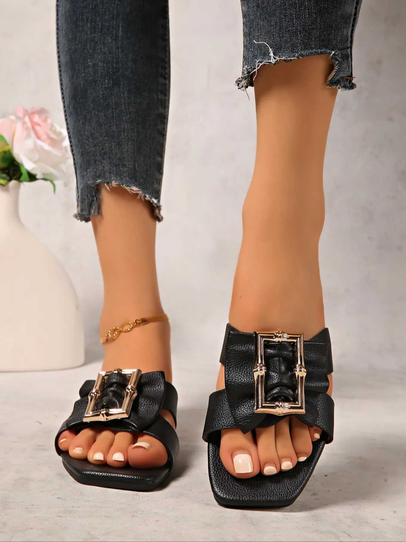 Women's High-End Elegant Alligator Skin Slip-On Flat Sandals, Wrinkled Metal Square Buckle, Soft Sole, Perfect for Travel and Beach Parties