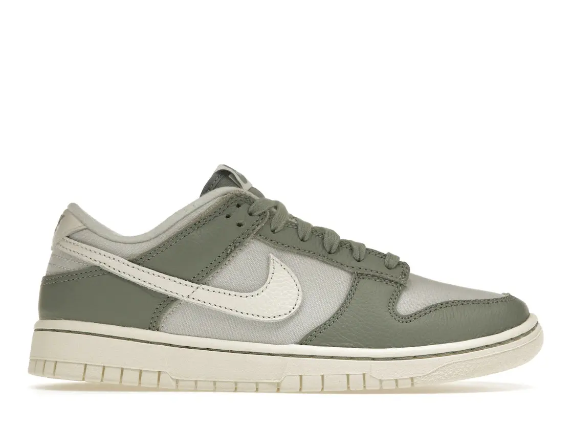 995702 Nike Dunk Low Mica Green