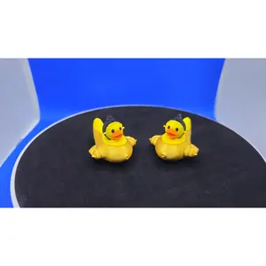 3D-Printed Space Duck Explorer Statue - Smooth Retro Collectible Miniature Duck Animal Decorative 3D-Printed Figurine, Home Decor Ornament, Ideal Gift for Home Supplies Enthusiasts, Collectible Figurines, Miniature Figurines