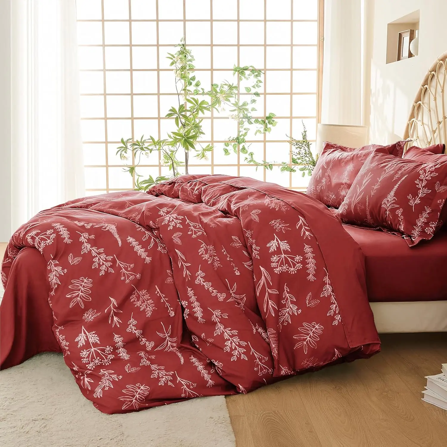 JOLLYVOGUE Queen Size Duvet Cover Set, 3-Piece Comfy Lightweight Breathable Cooling Bedding, Reversible Terracotta Floral Botanical Microfiber Set with Zipper Closure, 4 Ties & 2 Pillow Cases (90"x90"), Comfy Bedding Set