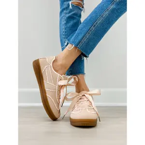 Outwoods Giana-6 Sneakers in Light Pink