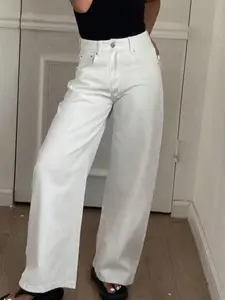 Women's Jeans Mid-Waist Elastic Design, Accentuates Hip Lines, Zipper and Button Front, Comfortable and Stylish Fit Denim Jeans