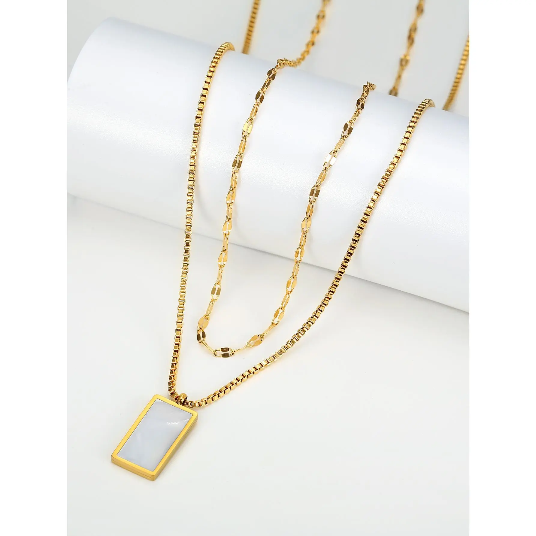Minimalist Three-chain Square Pendant Necklace, Stylish & Age-reducing Versatile Necklace for Daily Outings