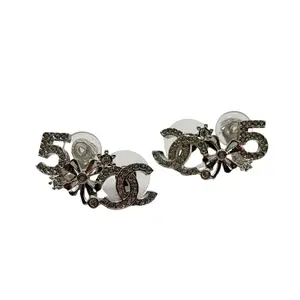 Pre-owned Silver Metal and Crystal CC No.5 Stud Earrings 2023 Full Set AN227