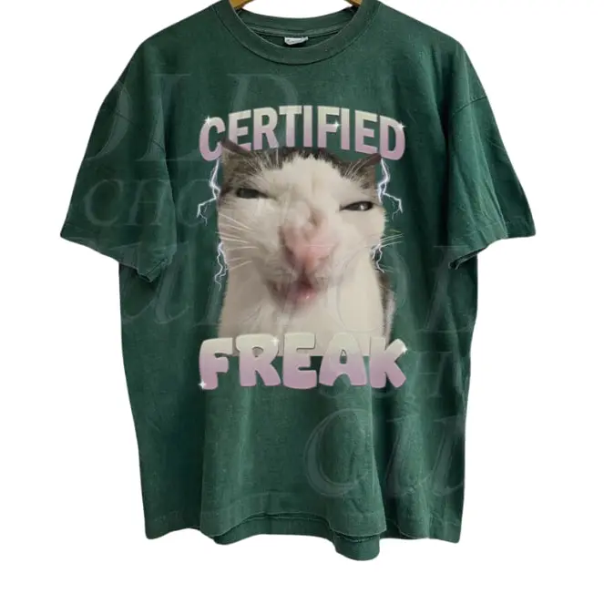 Men's Retro Certified Freak Cute Kitty Meme Round Neck Short Sleeve Loose-Fitting T-Shirt - Casual Unisex Streetwear Top, Mens Gifts (Menswear Collection) - Cold Wash, Do Not Dry Clean