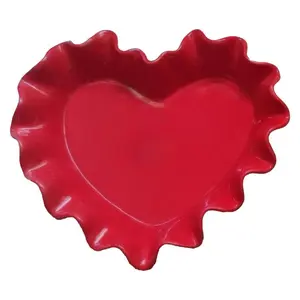 10 Strawberry Street Scalloped Heart Pie Dish