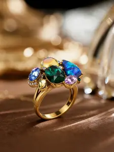 Baroque style diamond studded ring, suitable for daily commuting, vacation, and dating, and also a delightful and exquisite gift.