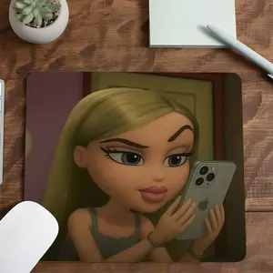 Funny Sassy Selfie Meme Mouse Pad, Hot Cartoon Girl Square Desk Mat, Desktop Protective Pad, Washable Rubber Pad Non-Slip Lock Edge Multi-Size Mouse Pad Suitable For Home Office, Good Gift for Family and Friends, Desk Accessories