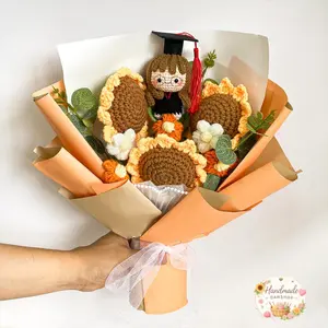 Crochet Graduation Bouquet with Doll Class of 2026 Gift Custom Graduate Doll & Flowers for Son's Special Milestone Celebration