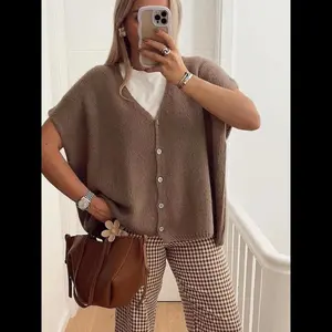 Women’s plain button-front cardigan sweater, V-neck knit cardigan for everyday wear, ladies’ knitwear tops for all seasons