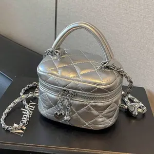 Fashion Classic Multifunctional Waterproof PU Material Mini Shoulder Crossbody Box Bag, Diamond Quilted Pattern Handbag, Lightweight Easy to Carry, Zipper Closure Design, Heart-Shaped Zipper Decor Round Box Bag, Coin Purse,Miniature Purse