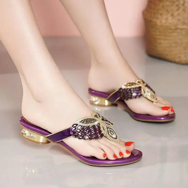 2026 New Women Outdoor Low Heel Bohemian Beach Sandals Flip-Flops Thong Sandals Red Girl