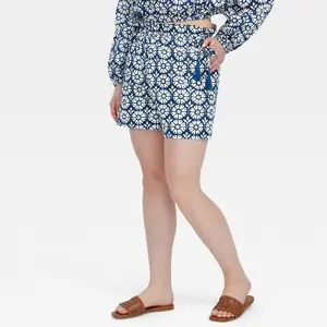 Women's Daisy Floral Side-Tie Beach Pull-On Shorts - Roller Rabbit