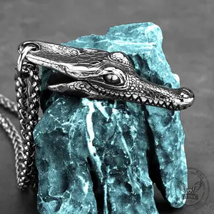 GTHIC Domineering Crocodile Head Stainless Steel Pendant Necklace for Men and Women – Perfect for Parties or Everyday Outfits