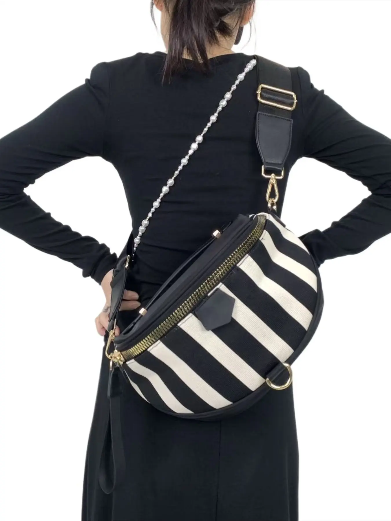 Ladies' fashionable striped pattern lightweight multi zipper shoulder bag, Fashionable Patterned Bag, multifunctional casual sports chest bag, daily use portable wide shoulder strap multifunctional crossbody handbag, Versatile Shoulder Bags