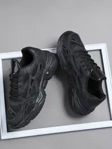 Men's Low-Top Warrior Sports Shoes, Cushioned Sole, Textile Upper, Sporty Style, Ideal for Walking & Outdoor Activities