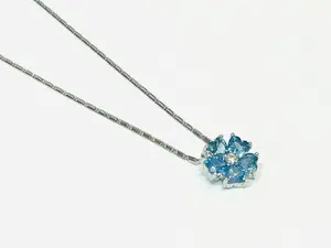 Suvi(10954)gc.Amazing flower necklace