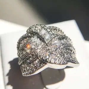 Women's Elegant Rhinestone Decorated Ring, Fashion Rings Jewelry, Trendy All-match & Exquisite Jewelry, Stackable RingsPromise Bride eternity Ring Anniversary Ring  Valentine's Christmas Day Gift