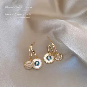 2025 New Classic Round Shell Flower Pendant Earrings Korea Luxury Jewelry Wedding Party Temperament For Womans Accessories Gift