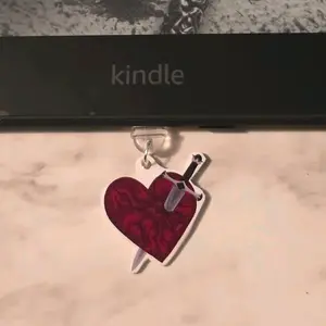 Dagger Heart Fantasy Kindle/Phone Dust Plug Charm