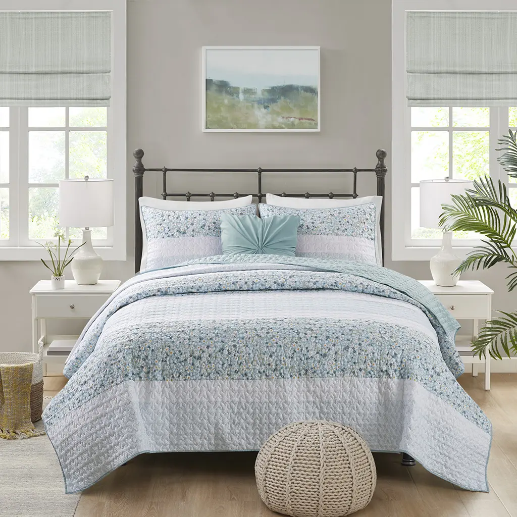 Madison Park Caralie 4 Piece Seersucker Quilt Set with Throw Pillowt, Seersucker Floral Coverlet, All Season Lightweight Microfiber Bedding Quilt Set, Vermicelli Quilting Design, Full/Queen, King/Cal King