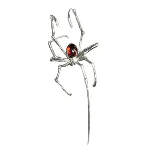 Sweet and Cool Spider Ear Cuff Piercing Clip, Dark Niche High-End Style for Spicy Girls, Cool and Punk Earrings