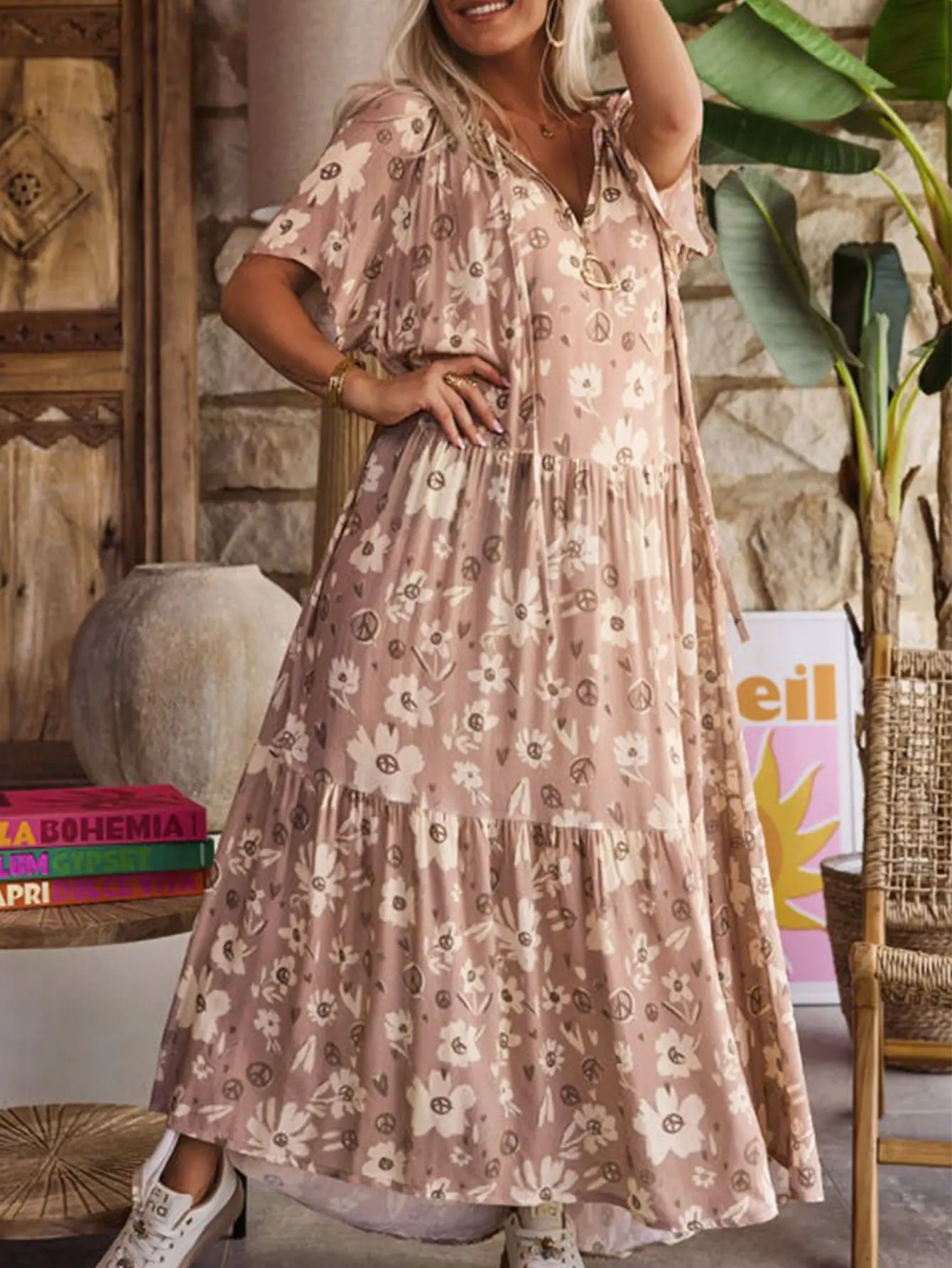 Women’s Plus Size Floral Print Tiered Maxi Dress, V Neck Short Sleeve Loose Boho Vacation Dress backless sleeveless