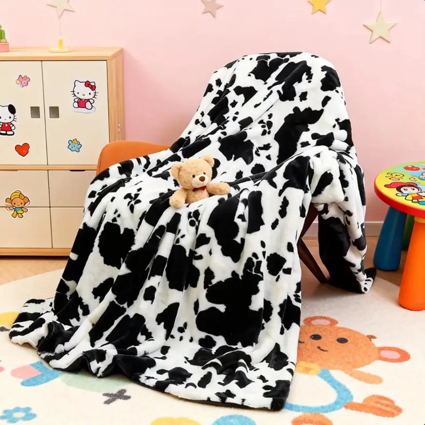 Black & White Cow Pattern Throw Blanket, Plush Soft Flannel Fleece for Adults, All-Season Lightweight Bedding Decor, Cow Lover Birthday Gift, Cow Pattern Blanket