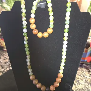lime dragon vein agate and sandlewood necklace and bracelet