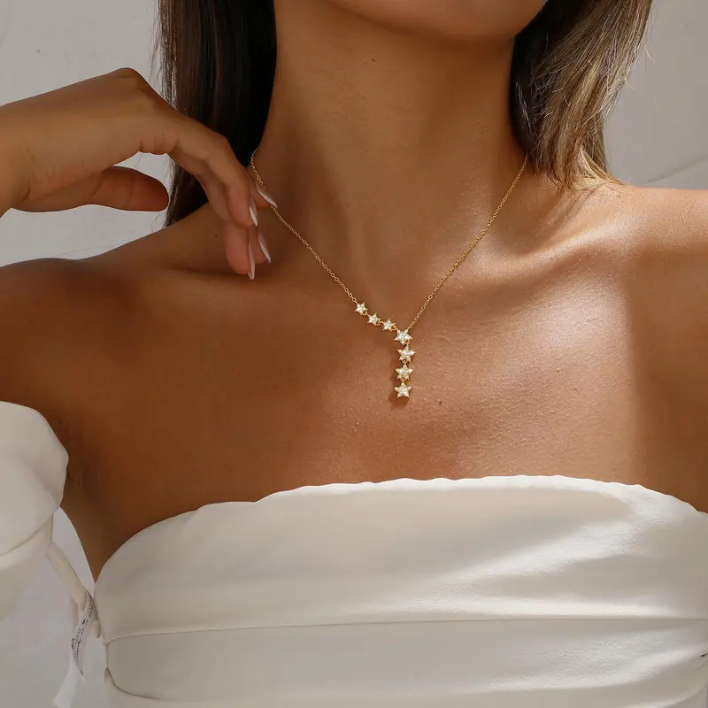 CAROVO 18K Gold Plated Crystal Star CZ Pendant Gold Necklace - Elegant Dainty Non Tarnish Adjustable Women's Unique Jewelry, Gifts for Women for Anniversary Thanksgiving