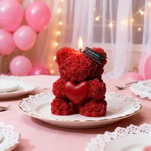 Bear, Heart, and Snake-Shaped Candles, Hand-pouring low-temperature scented candles adorned with delicate and romantic designs, transform your home into a warm and romantic Valentine's Day retreat