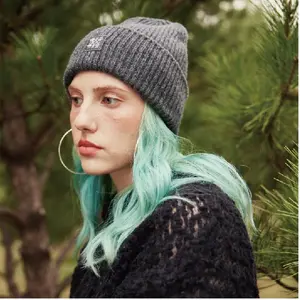 Fashionable HAUNIINE 100% Wool Ribbed Beanie Hat for Women&Men&Unisex With Gift Box - Soft&Warm&Stylish Knit Hat with Logo Label in Deep Gray, White, and Blue