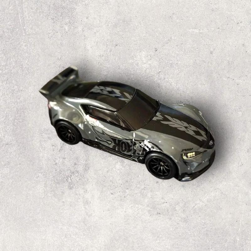 Hot Wheels 2025 Premium Car Culture Horizon Hauler 4 Car Pack with Custom Design and Accessories