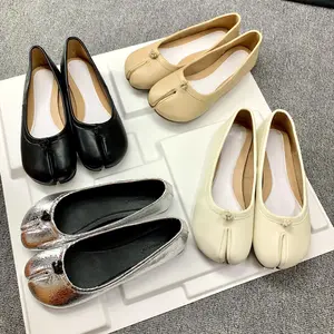 2026 Spring and Autumn INS Style Toe-Parting Pig's Hoof Shoes for Women Soft Leather Genuine Leather Shallow Mouth Flat Shoes Burst Silver Round Toe Loafers Retro Small Multi-color Options Comfortable Non-Irritating Commuting Single Shoes