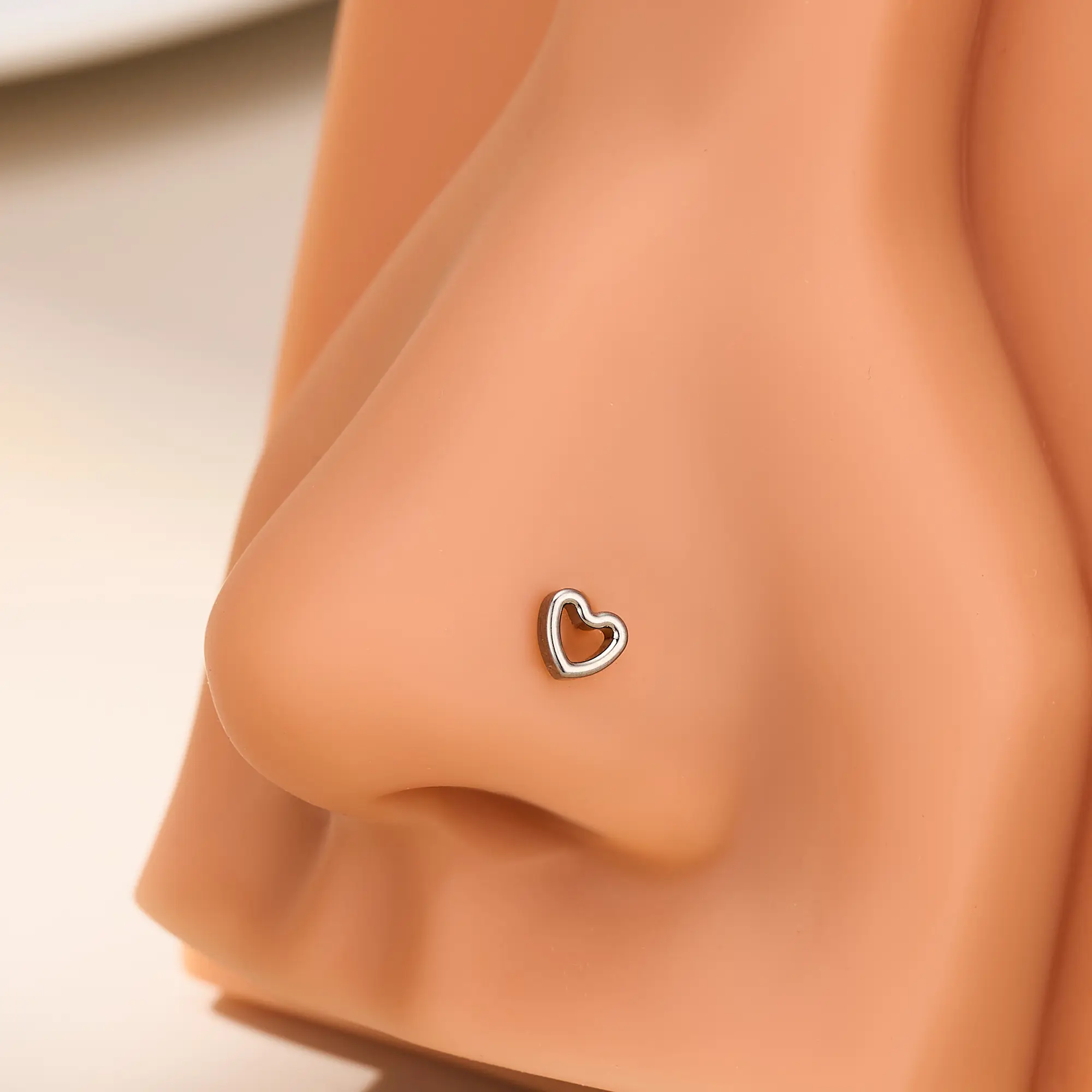 Oufer Titanium Hollow Heart L-Shape 20G Nose Stud, Female Nose Piercing Jewelry, Safe Material Nostril Accessory for Inserting into Nostril, Easy to Wear, Insert Into Nostril