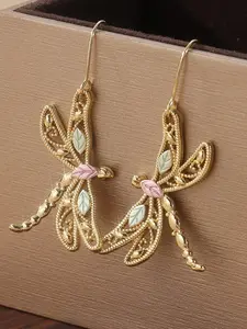 Vintage Dragonfly Earrings Dual-Tone Wing Design Minimalist Style Elegant Jewelry Women Perfect Gift Luxurious Fashion