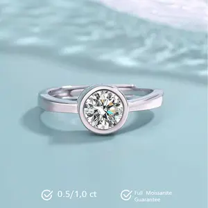 Mae Silver Moissanite Ring S925 0.5/ 1.0 CT - Round Cut - Lore Jewelry