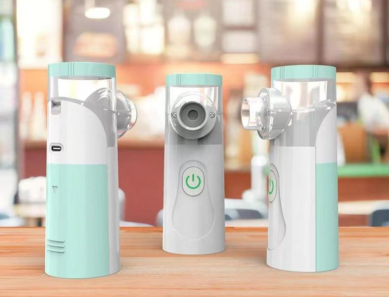 Portable Handheld Nebulizer Handheld Humidifier TYPE-C Interface Powered by AA Batteries Easy to Carry Compact and Portable Facial Mist Humidifier