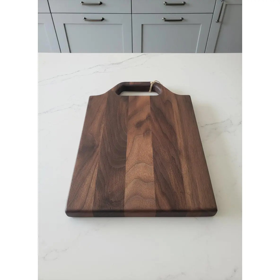 Engraved Black Walnut Cutting Board – Artisan Detail with Everyday Function