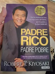 Padre Rico, Padre Pobre (Edición 25 Aniversario) / Rich Dad Poor Dad (Spanish Edition)