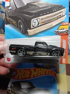 Hot wheels 87' Chevy c10