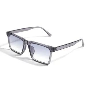 Original design, new model of color-changing sunglasses that protect against intense light, sunburn, and ultraviolet rays. Extremely lightweight and comfortable to wear, suitable for everyday use and driving while wearing sunglasses.