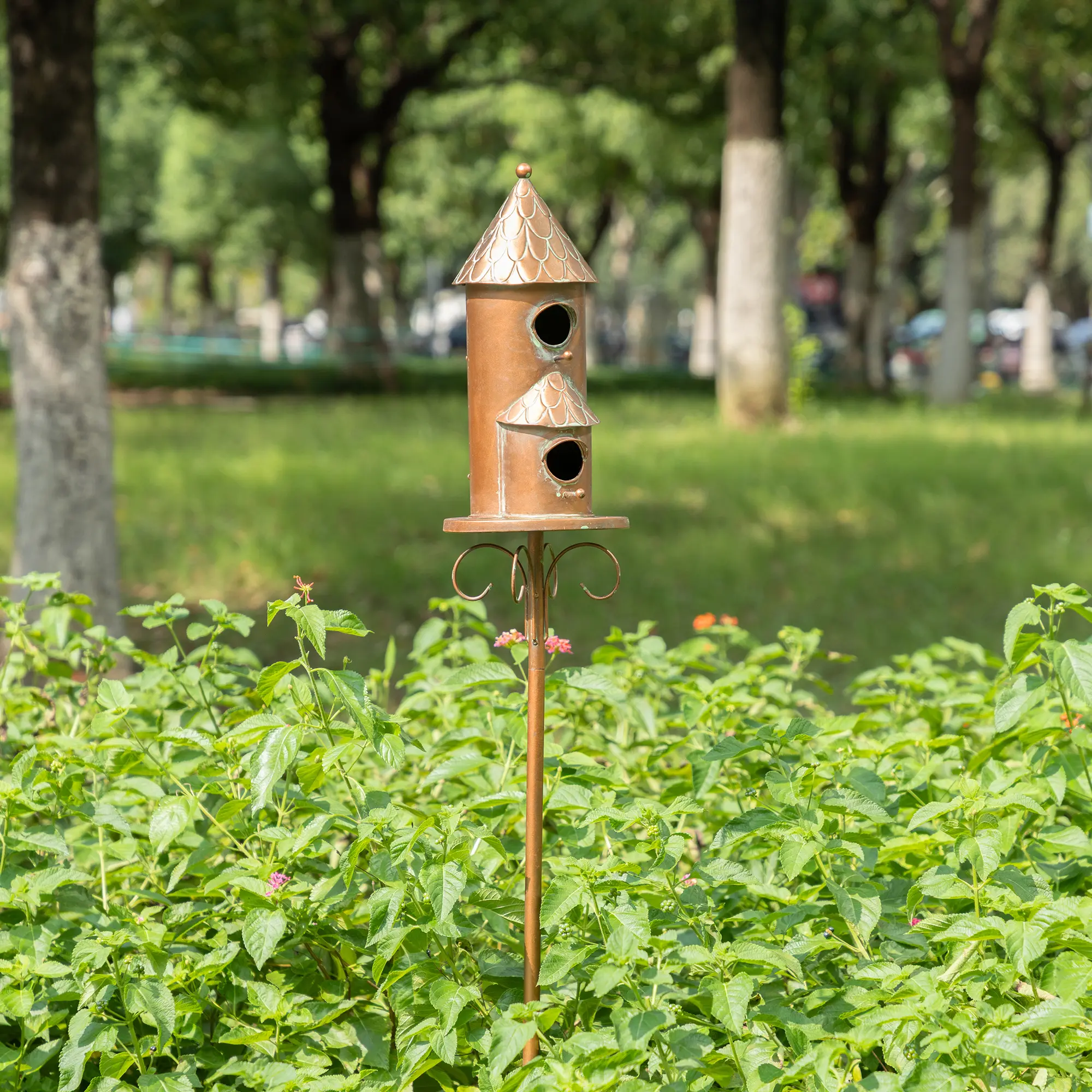 Glitzhome 53''H Farmhouse Faux Copper 2-Tiered Distressed Metal Decorative Garden Birdhouse with Stake (KD)