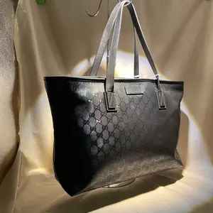 Pre-owned GUCCI GG Imprime Black Crystal Canvas Tote Bag Vintage Large Capacity Shoulder Bag with Elegant Design