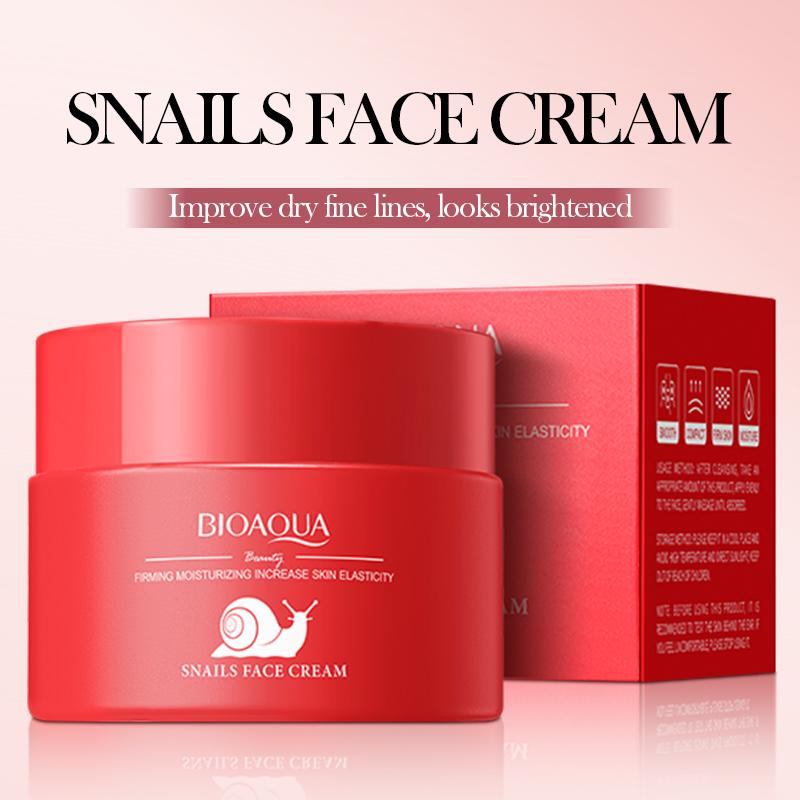 Advanced Sculpting Face Cream for Visibly Lifted, Tightened & Defined Skin. This rich formula supports natural resilience, helping to refine facial contours while keeping skin soft, supple, and glowing with renewed vitality.