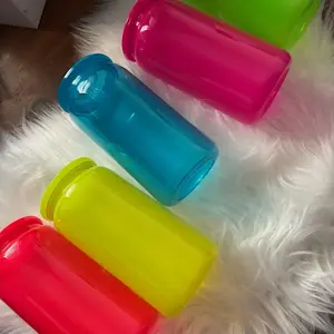 Plastic cup pick design on live